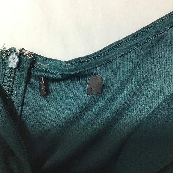 LULU'S M Emerald Behold My Love Off-The-Shoulder Twist-Front Maxi Dress NEW B45 - Picture 8 of 10